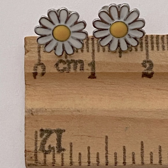 Daisy 925 silver earrings handmade enamel 9mm - Picture 4 of 4